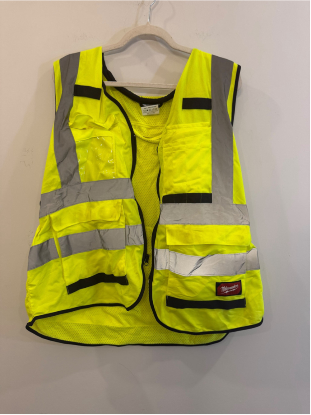 Milwaukee High Visibility Safety Vest L/XL 15 Pockets Class 2 #F